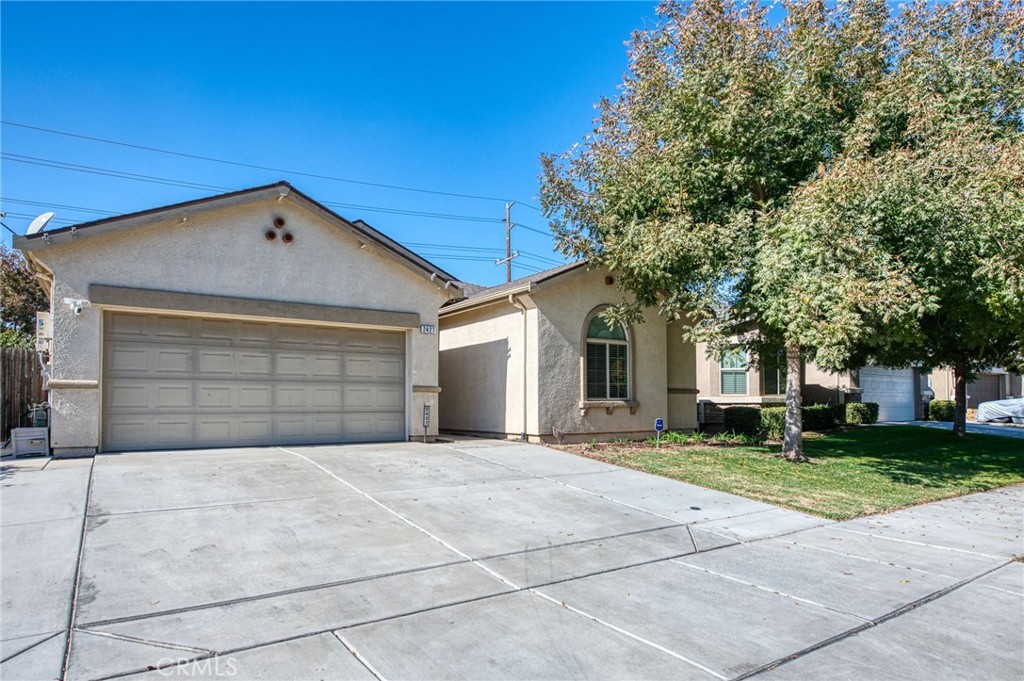 2427 S Laguna Court, Visalia, CA 93292