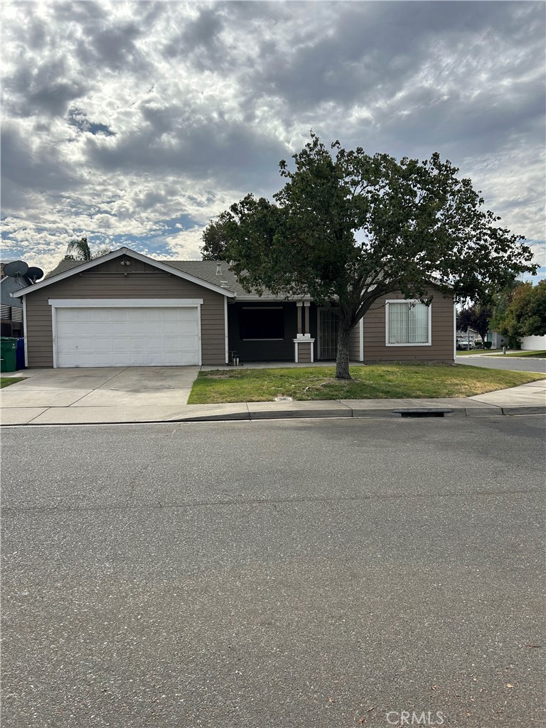 900 Sparrow Drive, Atwater, CA 95301