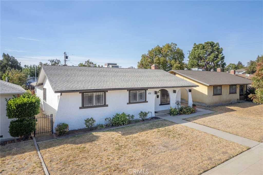 981 N Thorne Avenue, Fresno, CA 93728