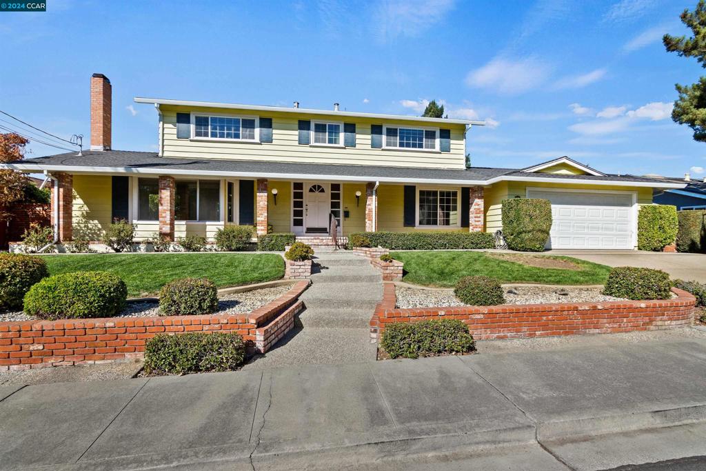 2120 Quiet Place Dr, Walnut Creek, CA 94598