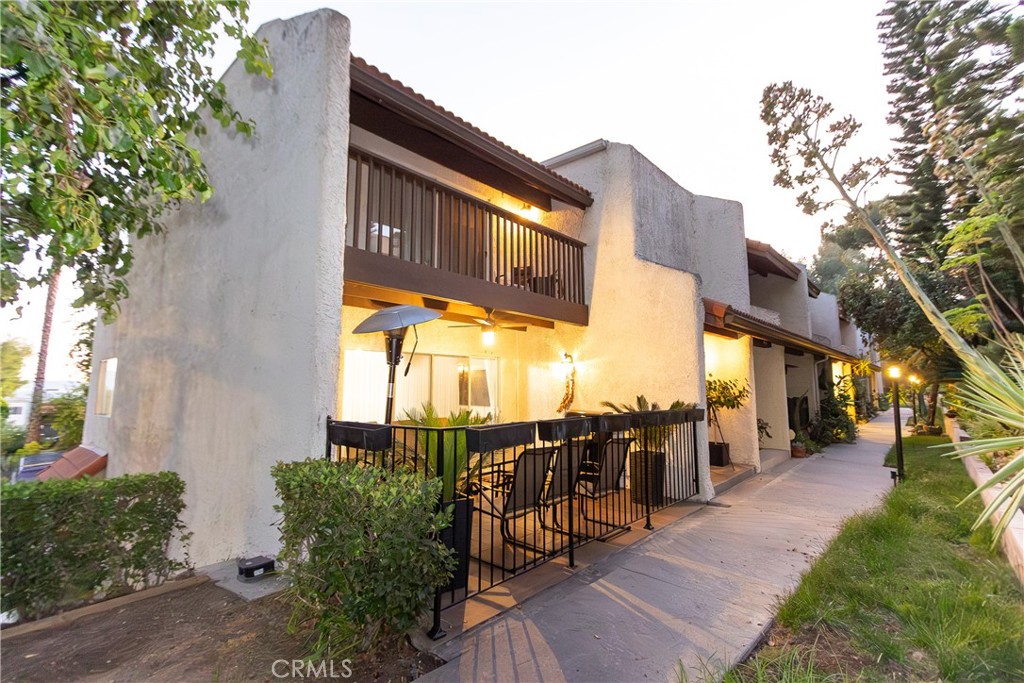 9551 Via Ricardo, Burbank, CA 91504