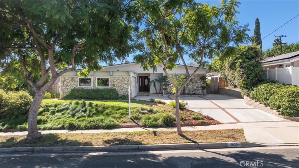 1930 Avenida Aprenda, Rancho Palos Verdes, CA 90275