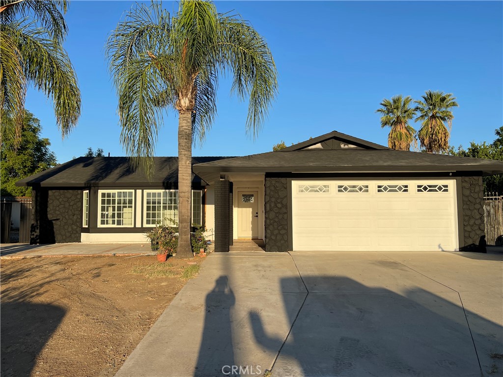 1035 Leslie Court, Colton, CA 92324