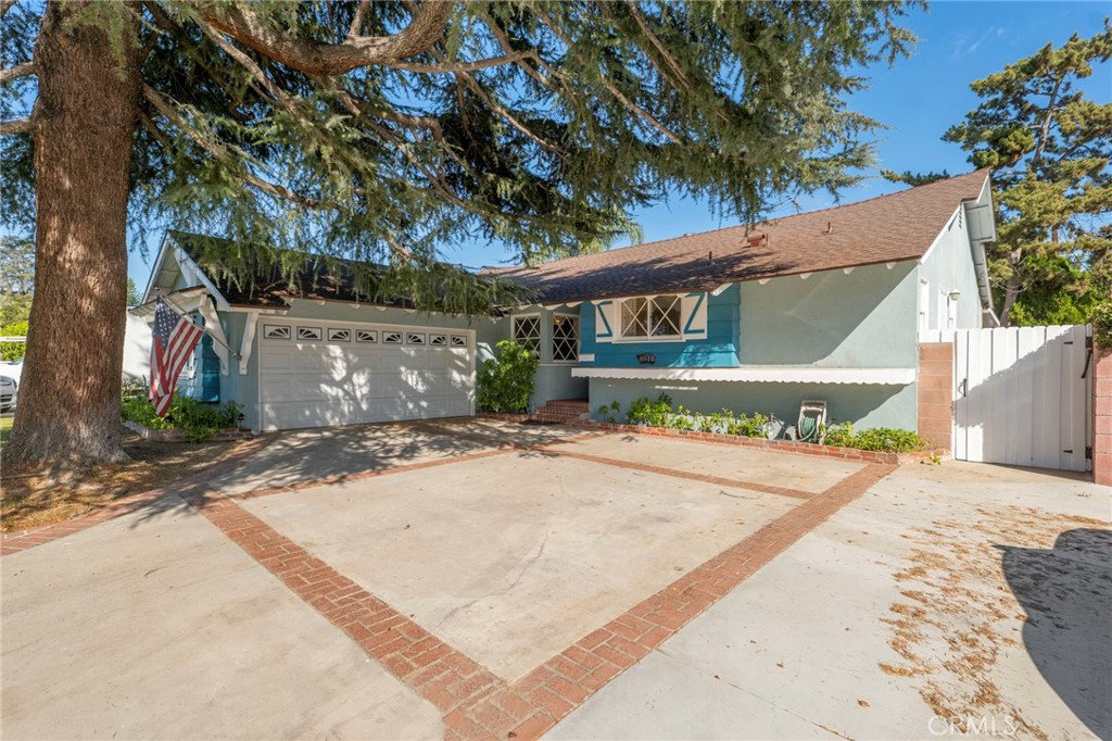 8944 Odessa Avenue, North Hills, CA 91343