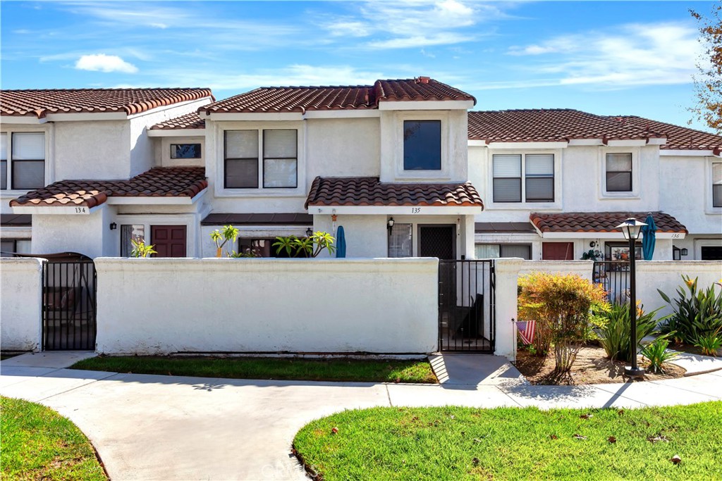 9765 Alburtis Avenue, #135, Santa Fe Springs, CA 90670