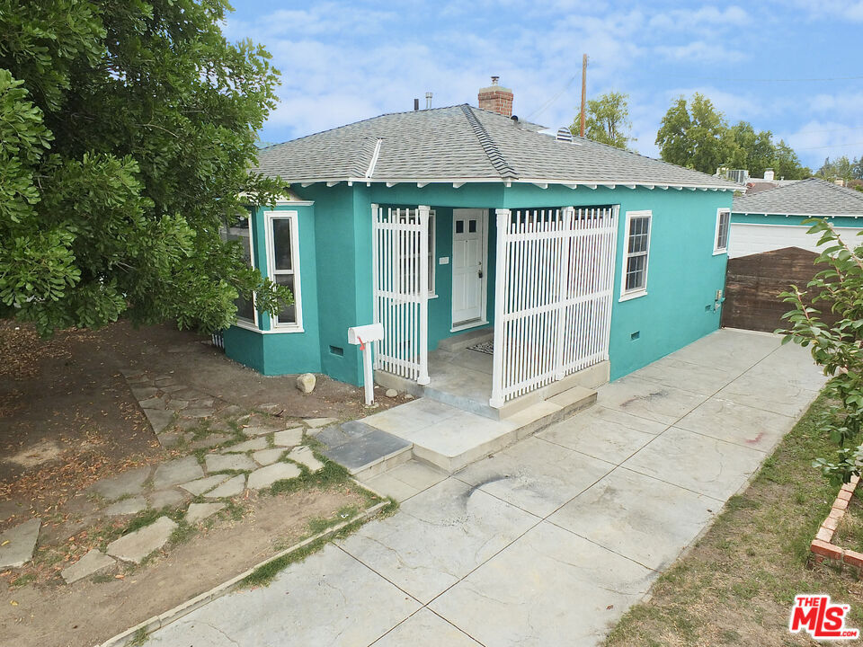 1726 N Clybourn Avenue, Burbank, CA 91505