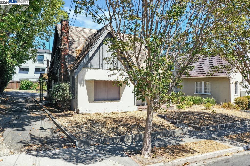 1856 Almond Ave, Walnut Creek, CA 94596