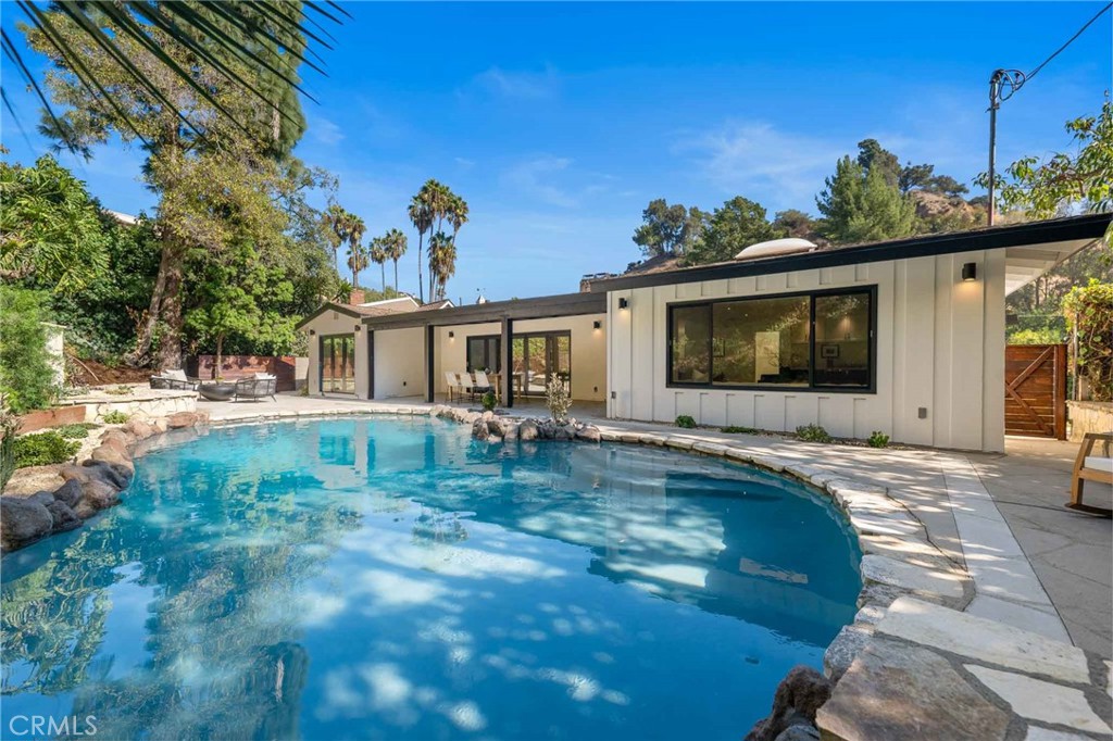 2401 Coldwater Canyon Drive, Beverly Hills, CA 90210