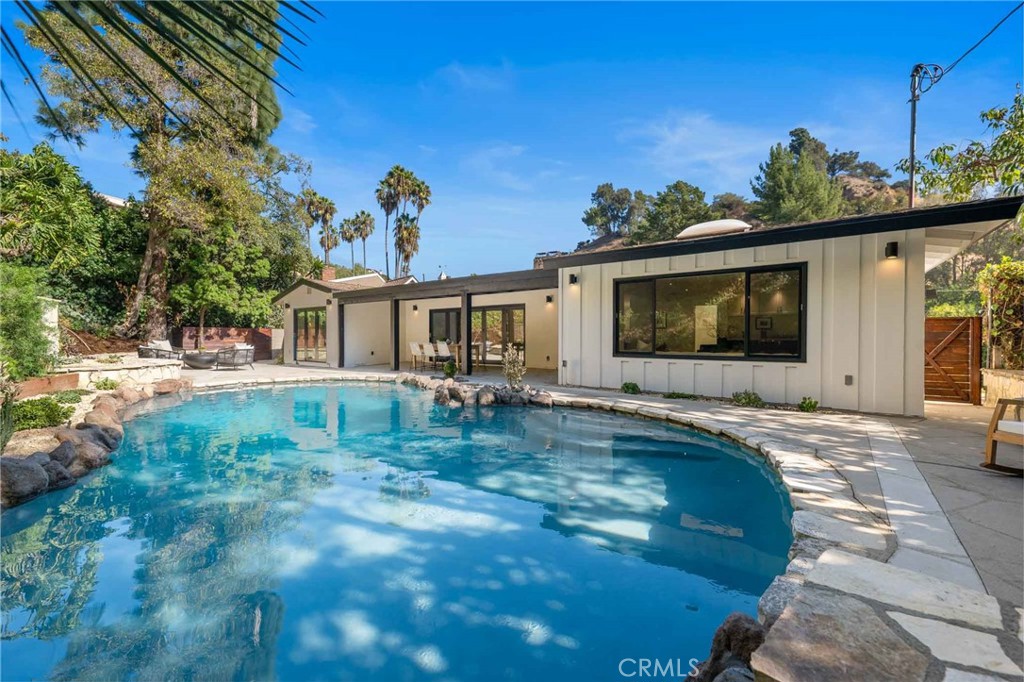 2401 Coldwater Canyon Drive, Beverly Hills, CA 90210