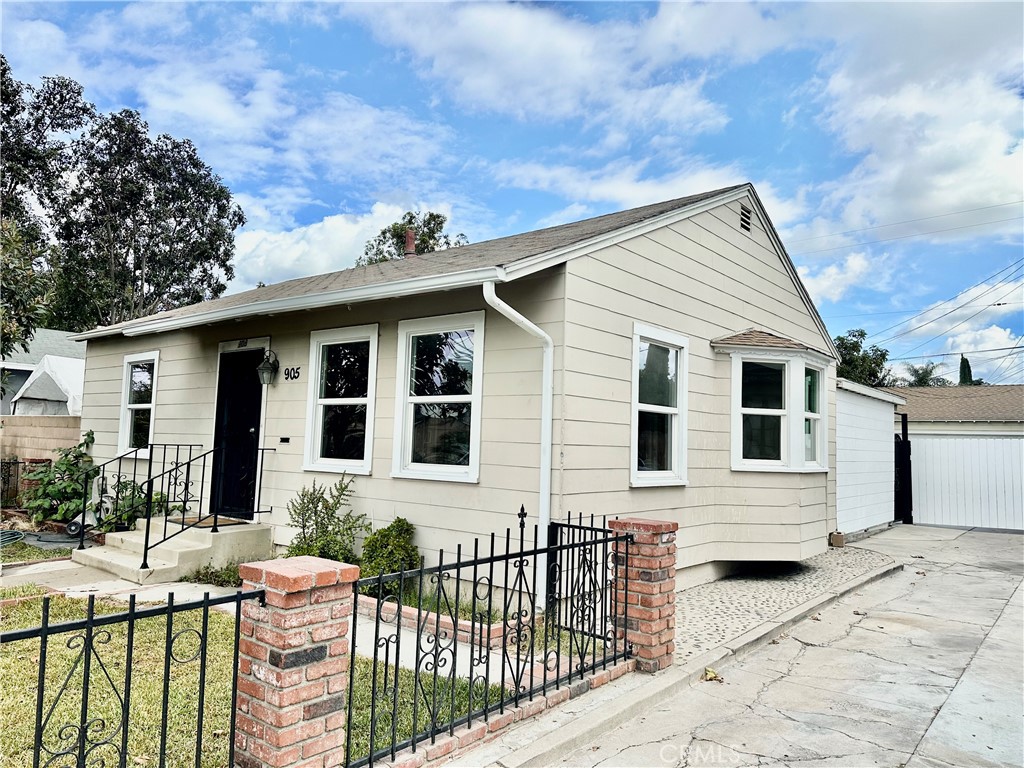 905 S Flower Street, #A, Santa Ana, CA 92703