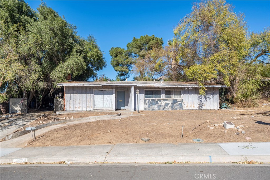 151 Barret Road, Riverside, CA 92507