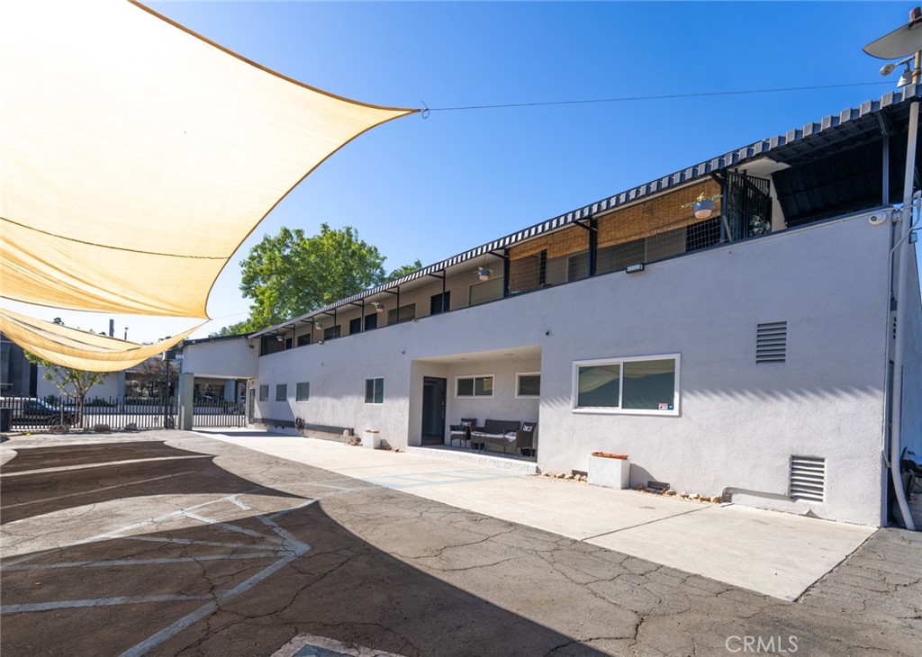 19525 Ventura Boulevard | Similar Property Thumbnail 7