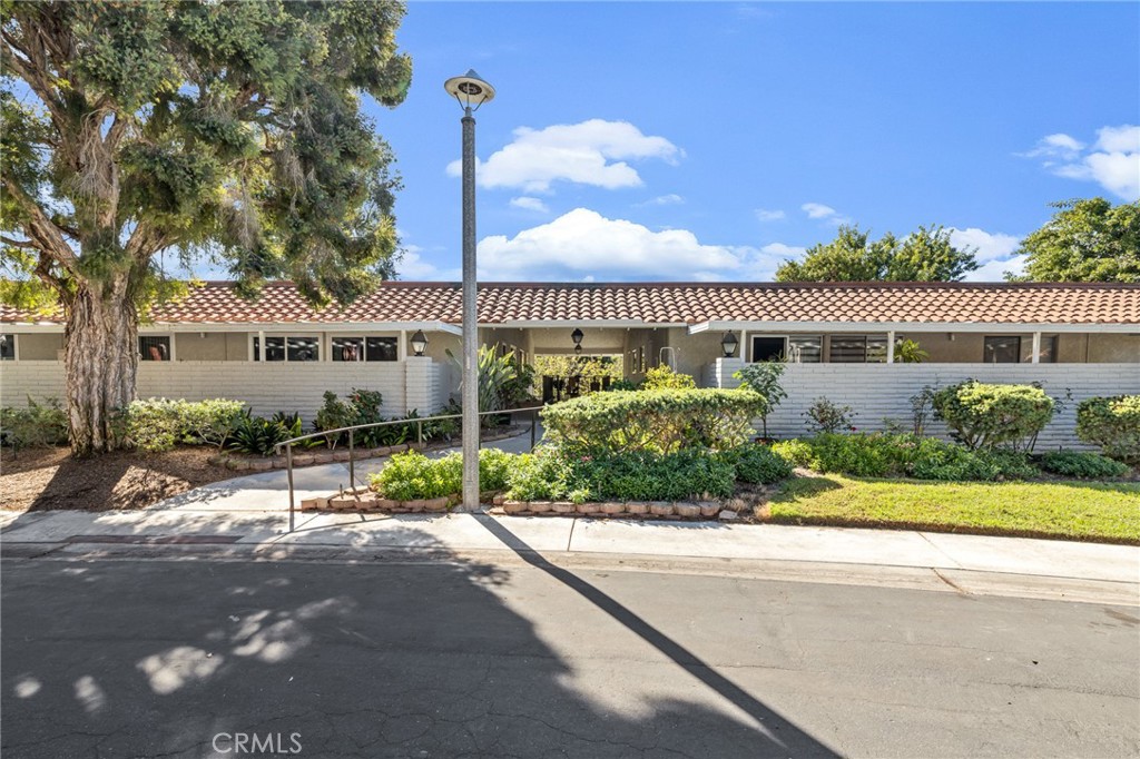 3279 San Amadeo , #O, Laguna Woods, CA 92637