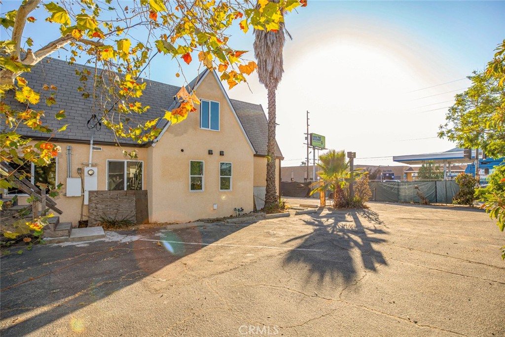 9052 Sunland Boulevard | Similar Property Thumbnail