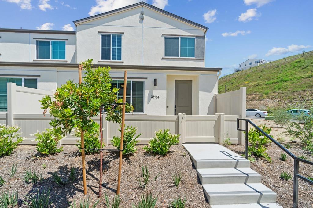 35164 Rangpur Ln, Fallbrook, CA 92028