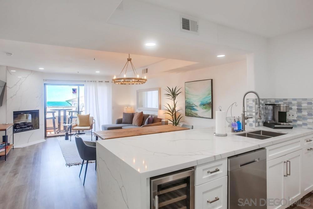 5726 La Jolla Blvd , #201 | Similar Property Thumbnail