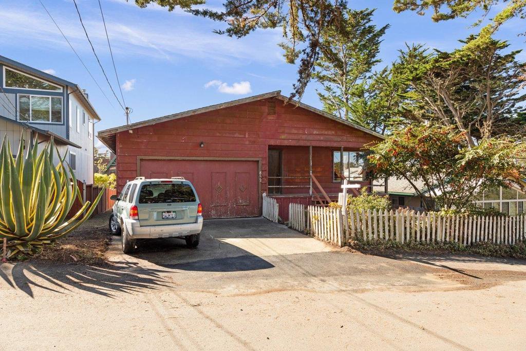 852 Linda Vista Street, Moss Beach, CA 94038