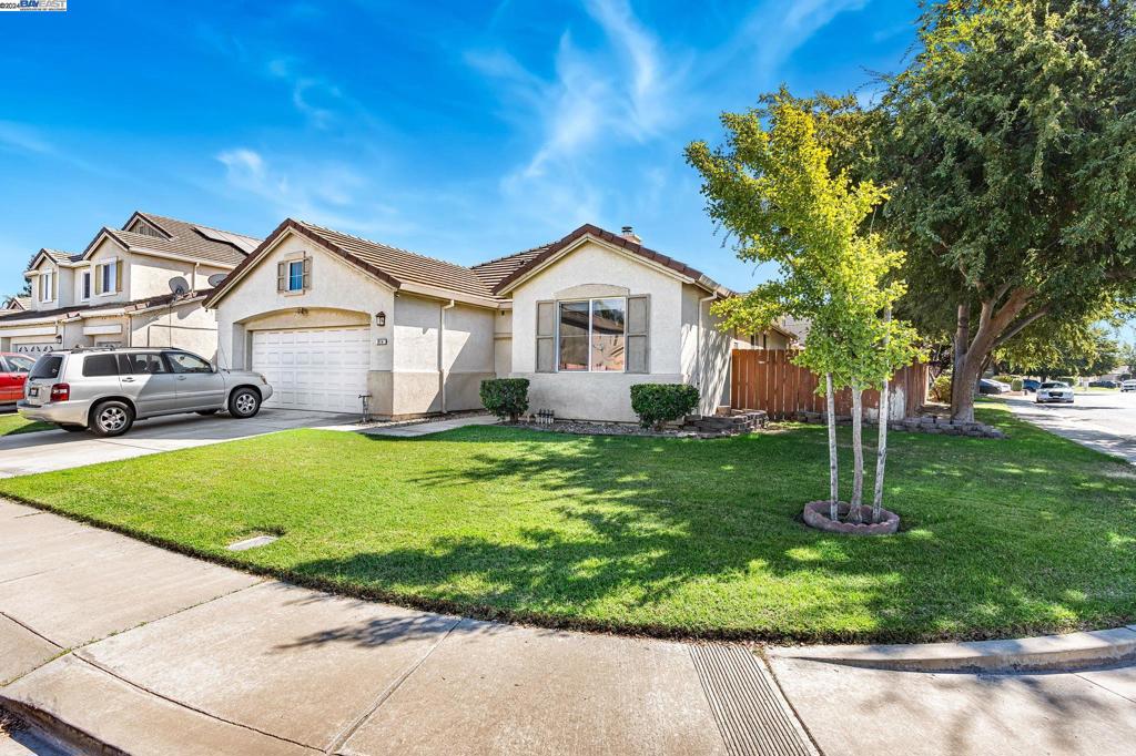 814 Donovan Street, Manteca, CA 95337