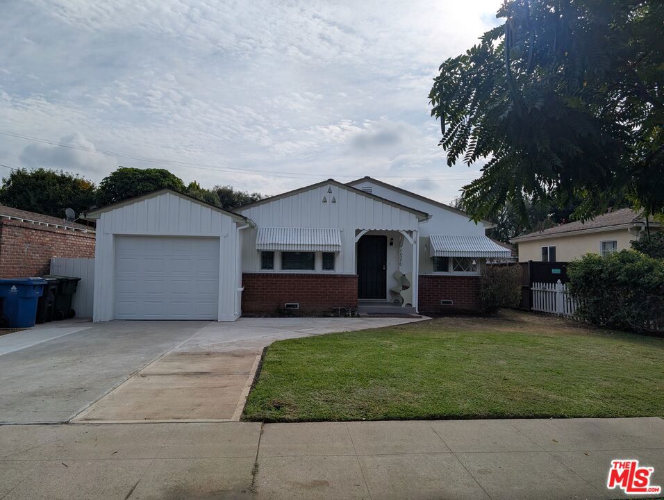 11370 Nutmeg Avenue, Los Angeles, CA 90066