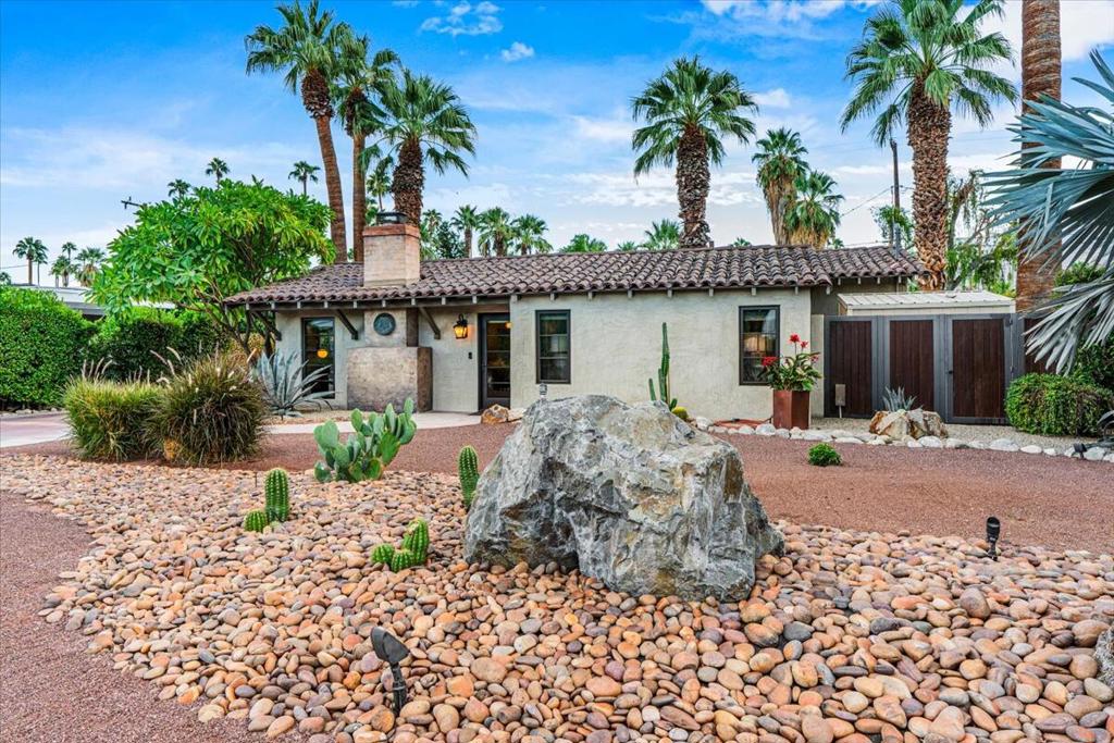 467 E Sonora Road, Palm Springs, CA 92264