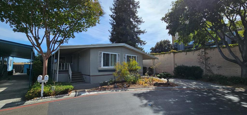 690 Persian Drive, Sunnyvale, CA 94089