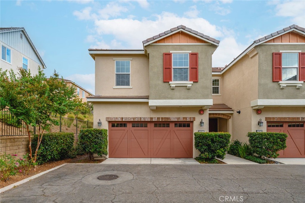 22071 Barrington Way, Saugus, CA 91350