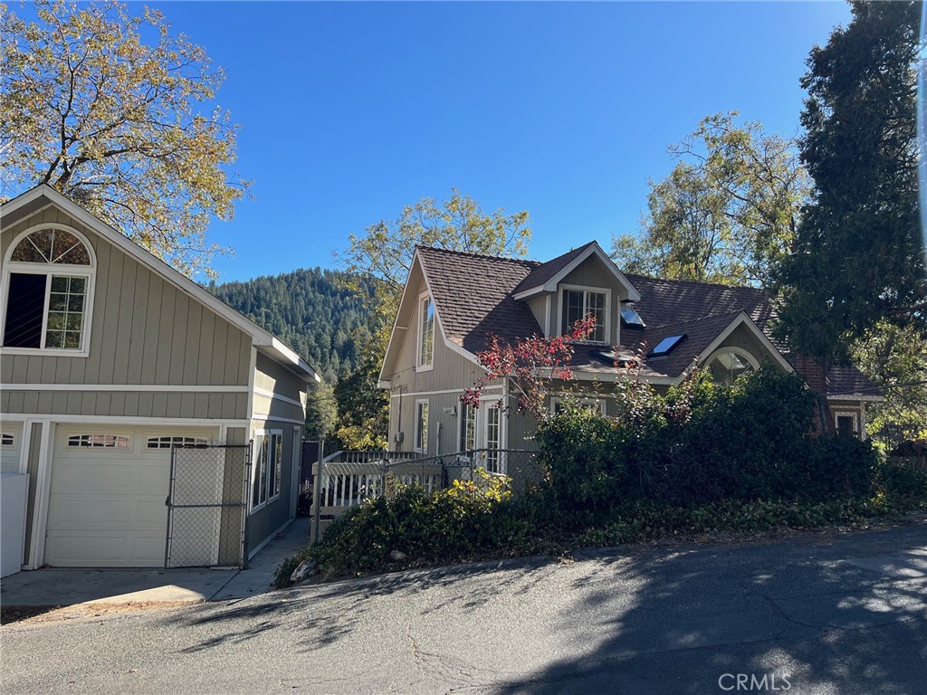 23889 Springwater Road, Crestline, CA 92325