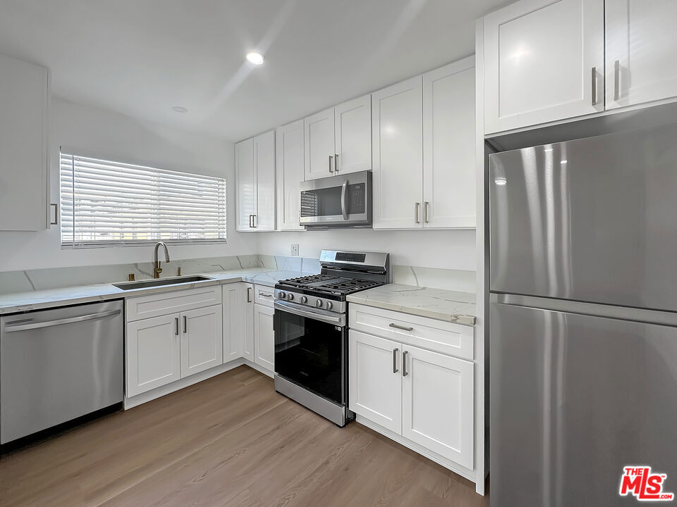 215 1/4 W Plymouth Street | Similar Property Thumbnail