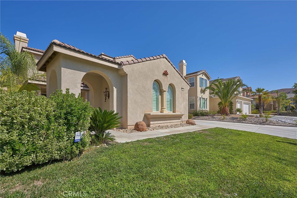 15 Volta Del Tintori Street, Lake Elsinore, CA 92532