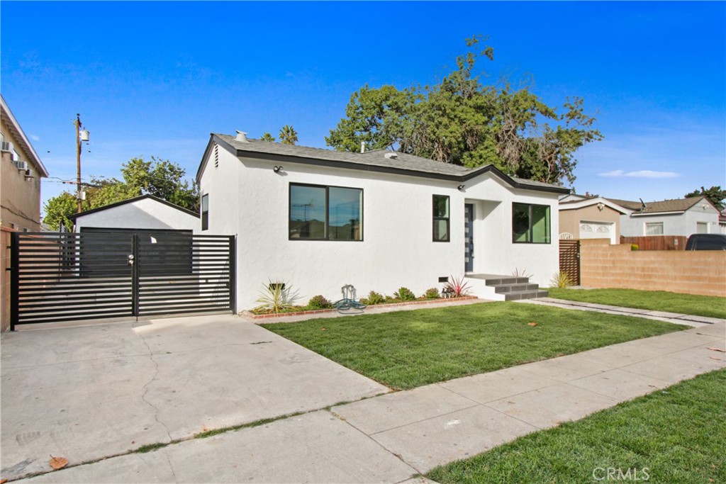 2711 E Monroe Street, Carson, CA 90810