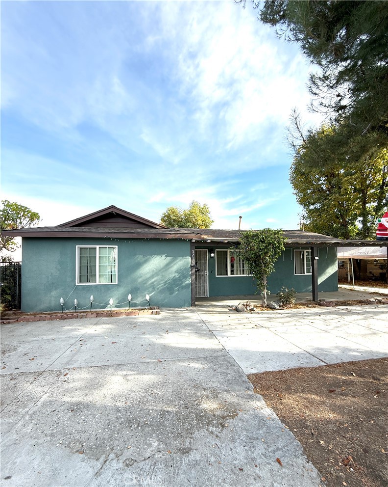 5216 N Roxburgh Avenue | Similar Property Thumbnail 2