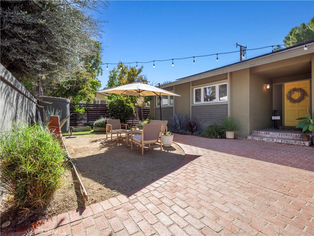 25105 Highspring Avenue, Newhall, CA 91321