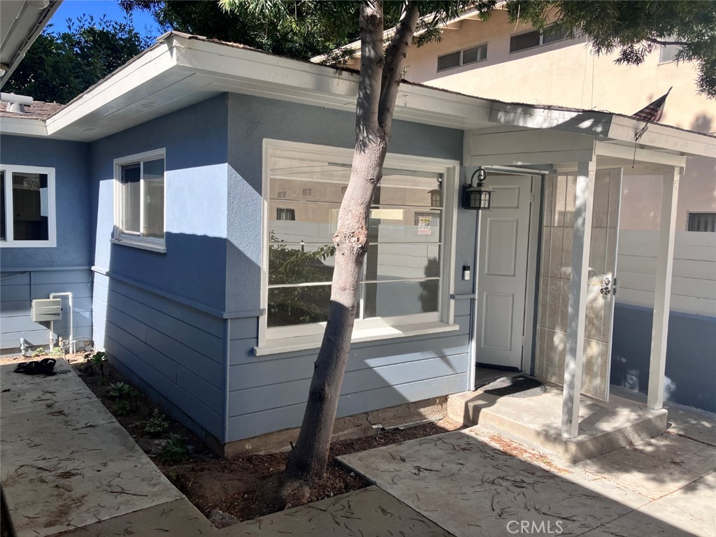 303 Alabama Street, #1/2, Huntington Beach, CA 92648