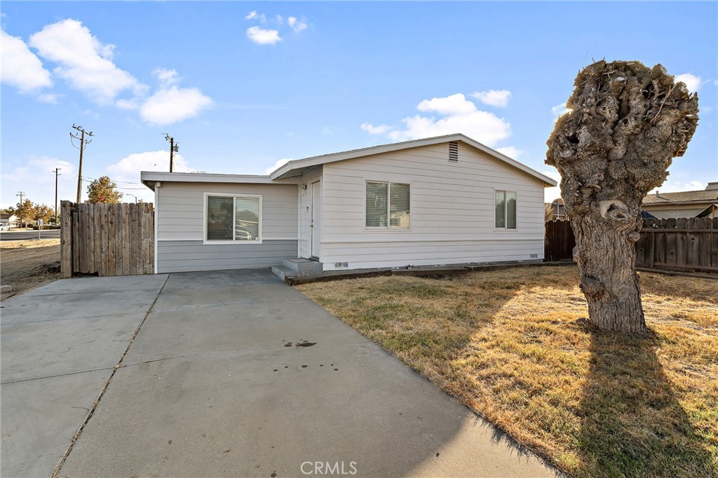 621 E Florinda Street | Similar Property Thumbnail 1