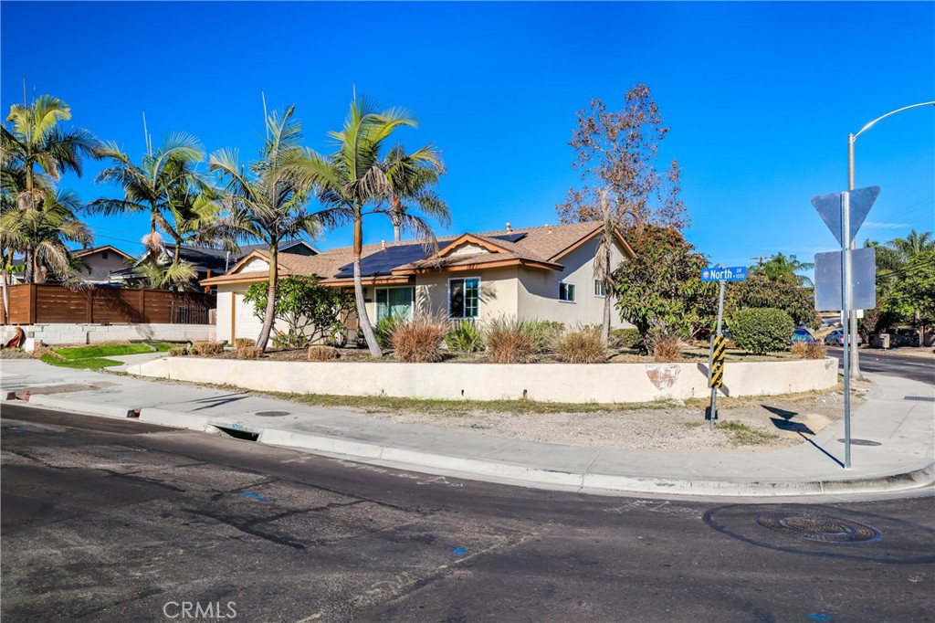 1057 North Drive, Vista, CA 92083