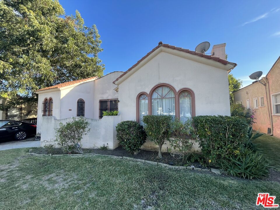 1942 W 76Th Street, Los Angeles, CA 90047