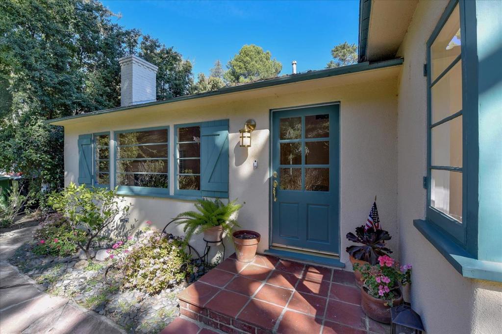 8117 Elrita Drive, Los Angeles, CA 90046