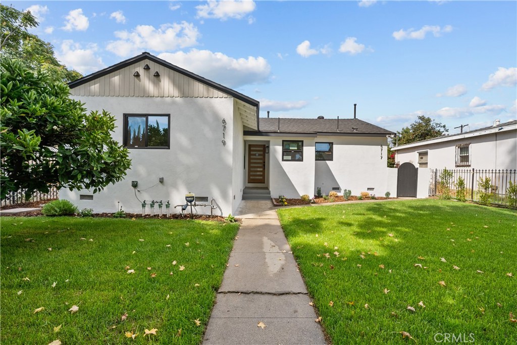 6719 6717 Lindley Avenue, Reseda, CA 91335