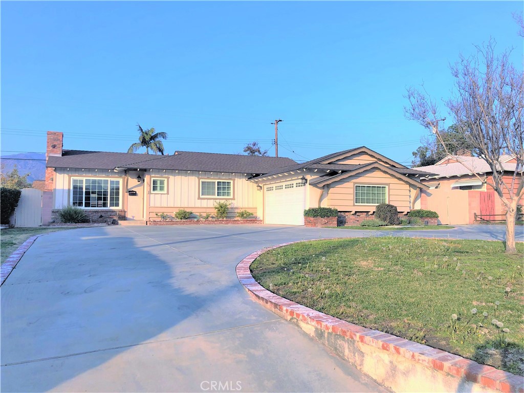 943 E Foothill Boulevard | Similar Property Thumbnail 8