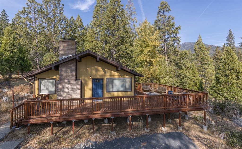 5575 Grayling Road | Similar Property Thumbnail 2