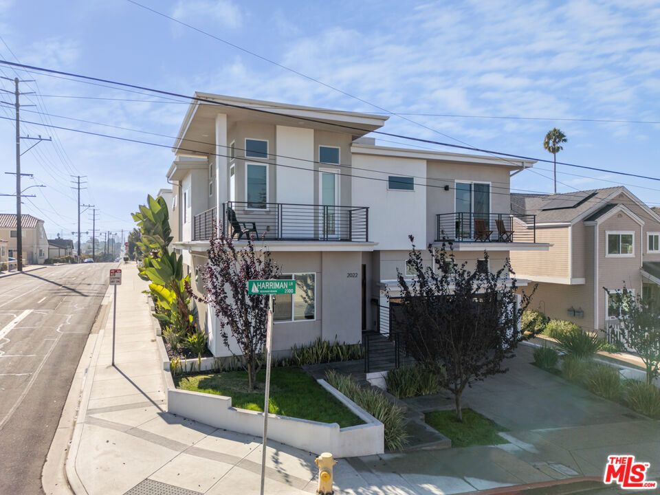 2022 Harriman Lane, #A, Redondo Beach, CA 90278