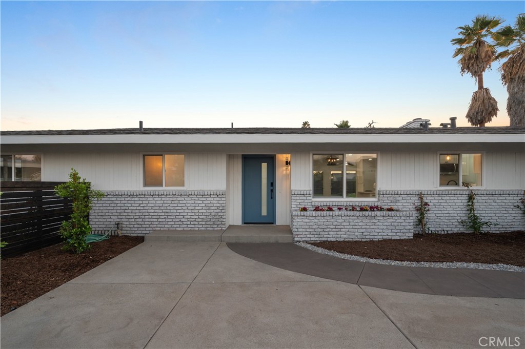 429 E Mariposa Drive | Similar Property Thumbnail