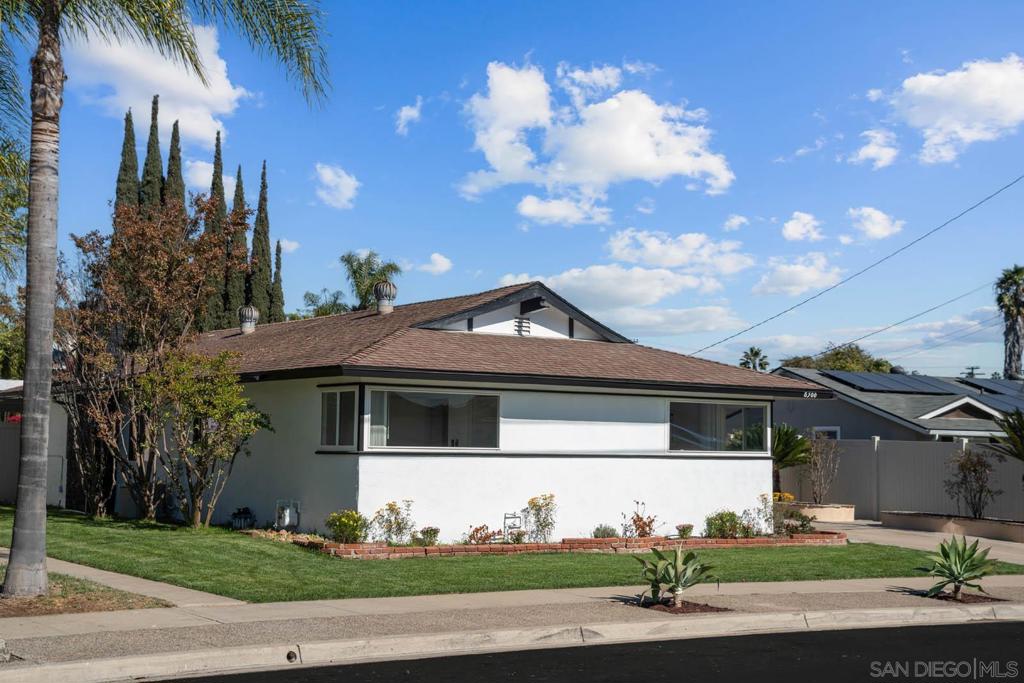 8366 Beaver Lake Drive, San Diego, CA 92119