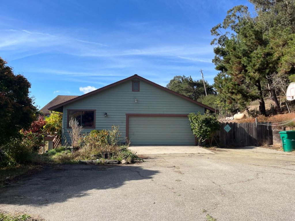 426 Lewis Road, Royal Oaks, CA 95076