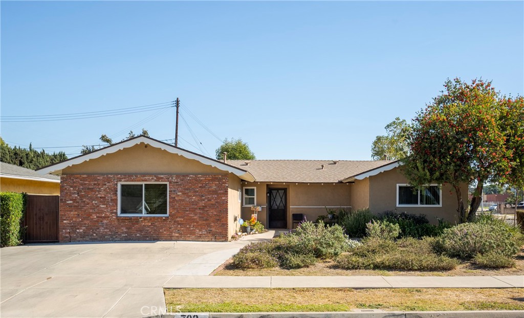 702 Helmsdale Avenue, La Puente, CA 91744