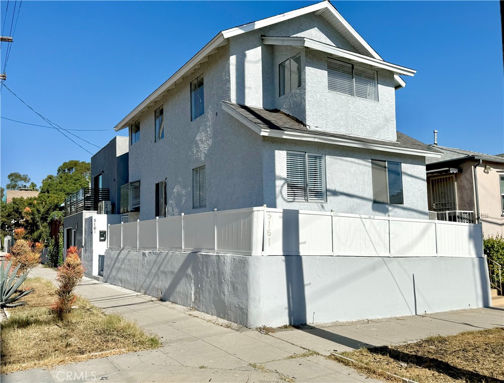 5161 Clinton St., Hollywood, CA 90004