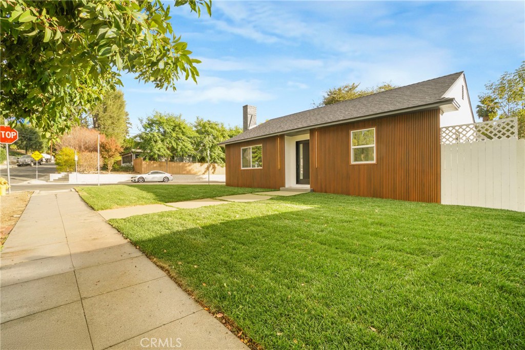 21902 Providencia Street, Woodland Hills, CA 91364