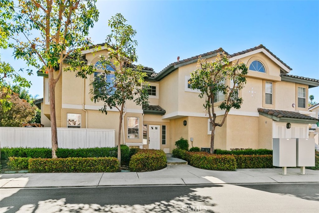 8 Luzern, Mission Viejo, CA 92692