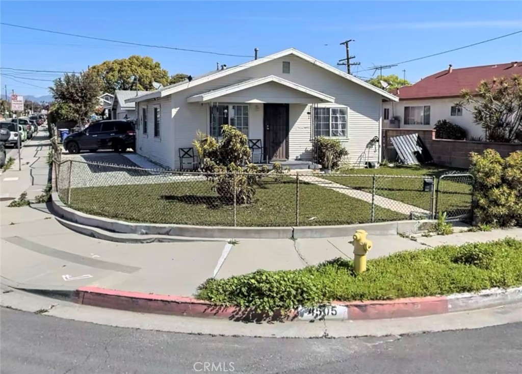 4505 Dunham Street, Commerce, CA 90040