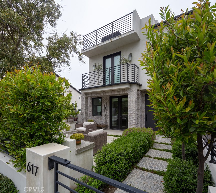 617 Poppy Avenue, Corona Del Mar, CA 92625